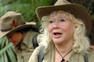 Ich bin ein Star - Holt mich hier raus 2011 Tag 1 - Eva Jacob auf dem Weg ins Camp. Foto (c) RTL / Stefan Menne