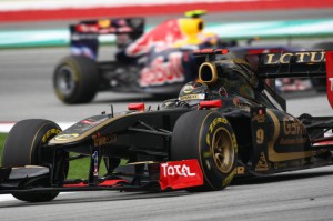 Malaysia GP Formel 1 2011 Lotus Renault GP Nick Heidfeld Dritter vor Mark Webber