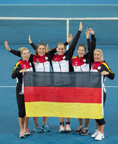Porsche Team Deutschland zieht ins Fed-Cup-Finale 2014 ein. Angelique Kerber, Andrea Petkovi, Anna-Lena Grönefeld, Julia Görges und Barbara Rittner © Porsche AG