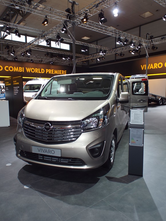 IAA Nutzfahrzeuge 2014 Weltpremiere Opel Vivaro Combi © Christel Weiher