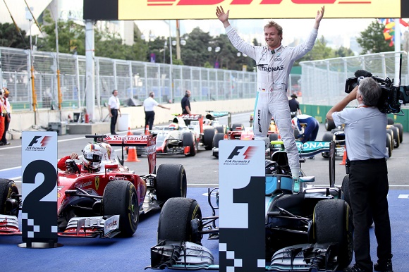 Mercedes AMG Petronas-Pilot Nico Rosberg schreibt Formel 1-Geschichte und holt den ersten Sieg in Aserbaidschan beim Großen Preis von Europa 2016 in Baku © Daimler AG