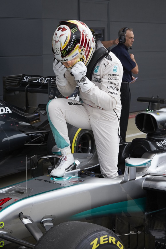 Formel 1 2016 Lewis Hamilton holt sich zum vierten Mal die Pole in Silverstone beim Großen Preis von Großbritannien Mercedes AMG Petronas British GP F1 © Daimler AG