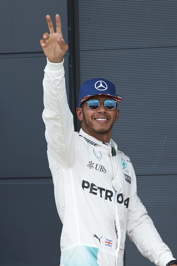 Lewis Hamilton holt sich vierten Sieg in Silverstone beim Heimrennen in Großbritannien Formel 1 2016 Mercedes AMG Petronas © Daimler AG 